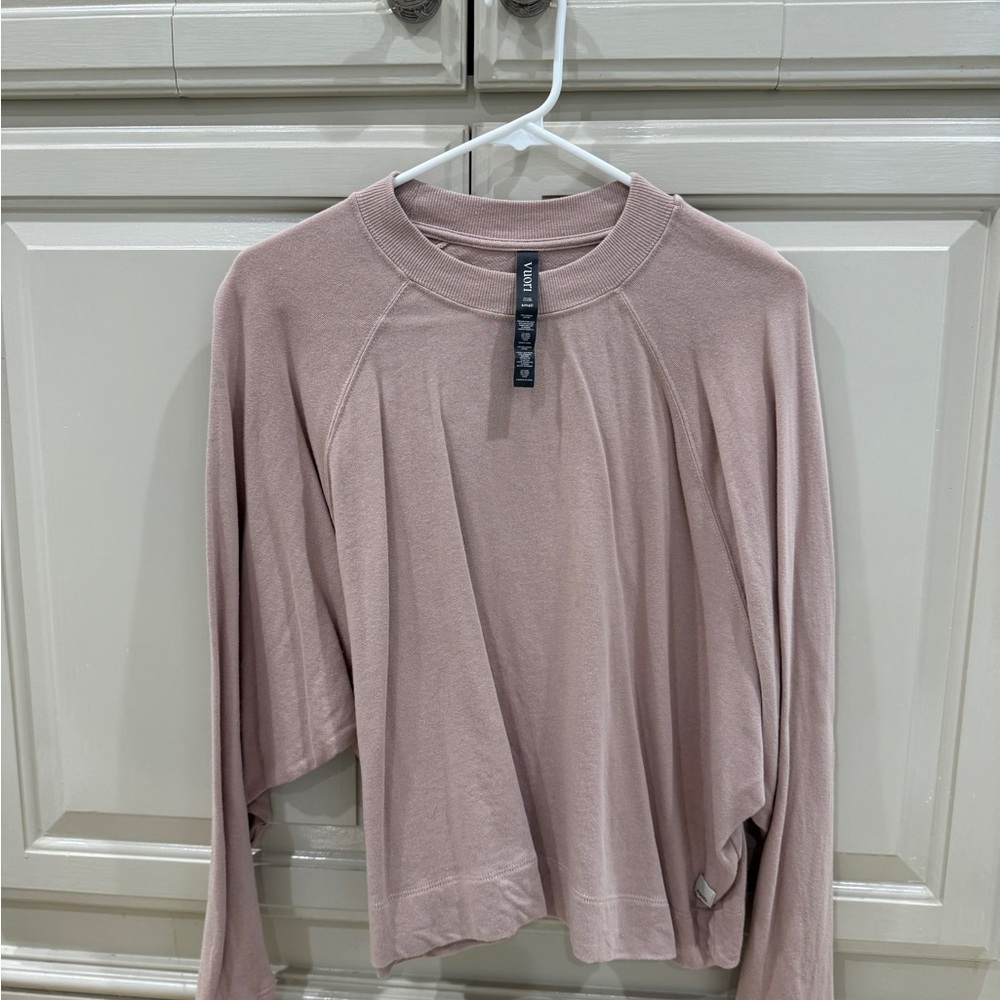 Vuori Women's Pink Long Sleeve Sweatshirt